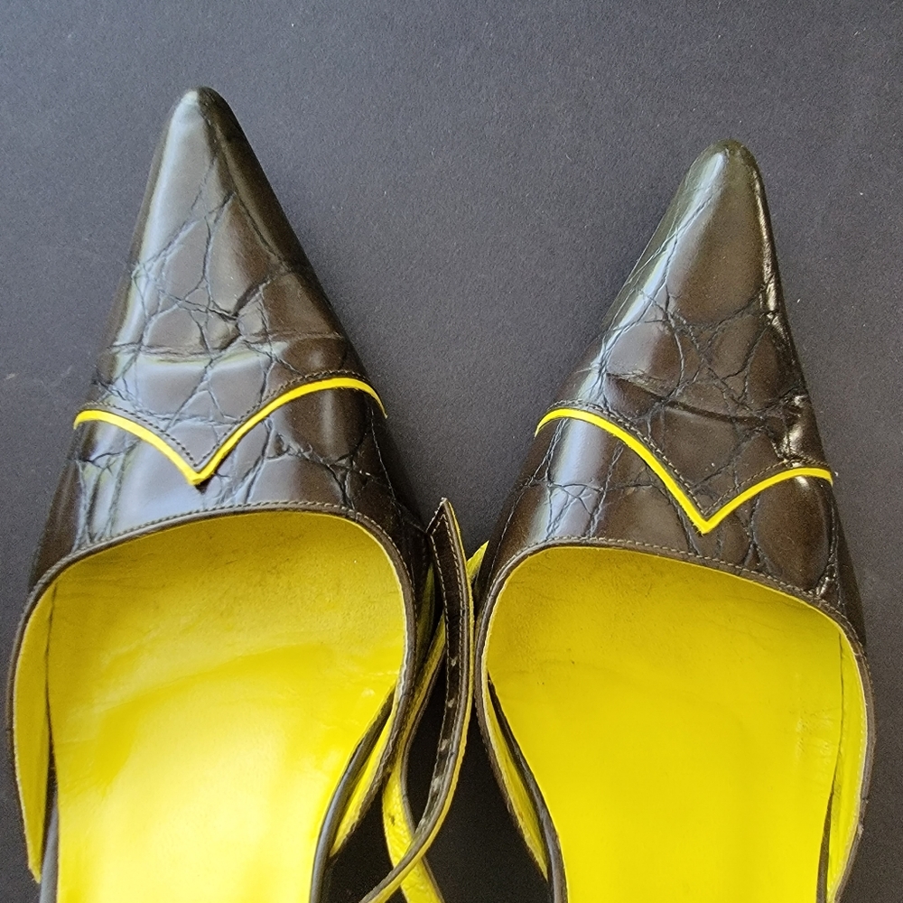 Shoes - Picture 7 of 8